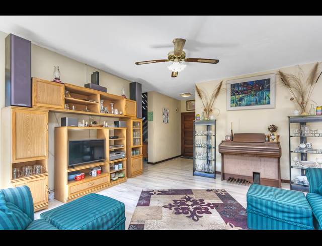3 BEDROOM HOUSE FOR SALE IN LONEHILL